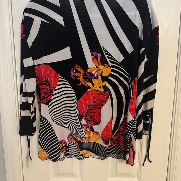 Top - Picture 2 of 2